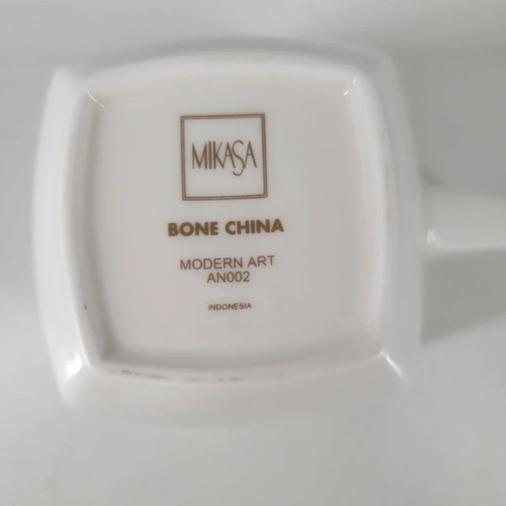Mikasa Bone China Modern Art AN002 Creamer Pitcher‎ Gold Geometric Design